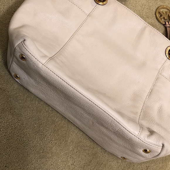 Michael Kors Pebbled Leather Jet Set Tote Bag - Picture 6 of 16